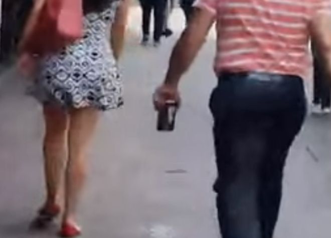 ΣΟΚ-Άνδρας τραβούσε βίντεο κάτω από φούστες γυναικών!(VIDEO)