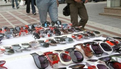 Θεσσαλονίκη: Κατασχέθηκαν περισσότερα από 1.300 προϊόντα παρεμπορίου