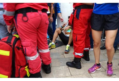 Πάτρα: Τραυματισμός δρομέα στο Run Greece – Toυ ήρθε ελικοπτεράκι στο κεφάλι!