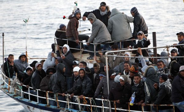 Νεκροί δώδεκα μετανάστες στα χωρικά ύδατα της Τουρκίας
