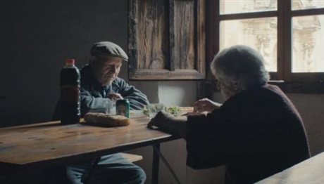 Ηλικιωμένο ζευγάρι ζει μόνο του 45 χρόνια σε εκαταταλειμμένο χωριό! (photos)