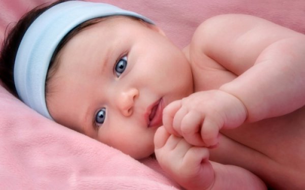 Ποιες είναι οι πιθανότητες να γεννηθεί το παιδί σας με γαλανά μάτια (BINTEO)