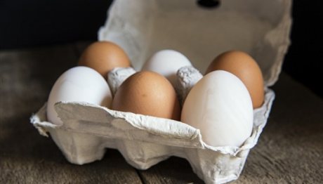 Σε τι διαφέρουν τα λευκά από τα καφέ αυγά…