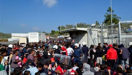 Προσφυγικό: Σκηνικό μόνιμης έντασης στο hotspot της Λέσβου