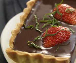 Καταπληκτική συνταγή: Τάρτα µε σοκολάτα και φράουλες