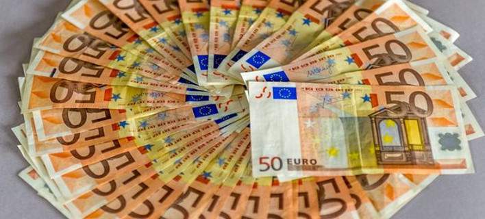 Σατανική εκδίκηση: 85χρονη έκανε κομματάκια χαρτονομίσματα αξίας 1 εκατ. ευρώ για να μην τα αφήσει στους κληρονόμους της