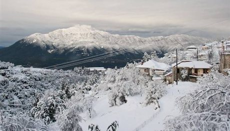 Πρώτα χιόνια: Πυκνή χιονόπτωση στα ορεινά της Ηπείρου