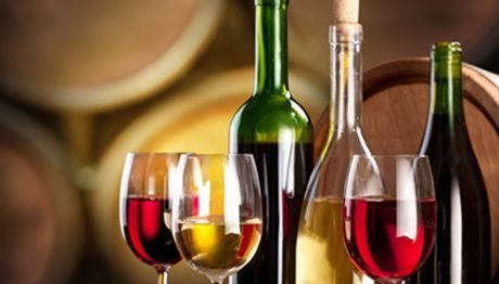 «Χαριστική βολή» ο φόρος στο κρασί, προειδοποιεί η ΚΕΟΣΟΕ