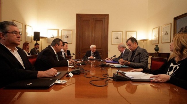 Συμβούλιο πολιτικών αρχηγών ζήτησε ο Τσίπρας λίγο πριν φτάσει το ασφαλιστικό