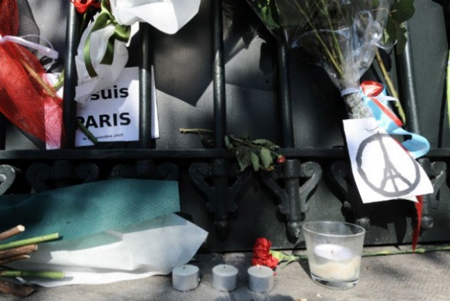 Ενός λεπτού σιγή σε όλη την Ευρώπη στην μνήμη των θυμάτων της τρομοκρατικής επίθεσης