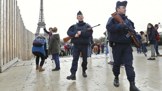 Παρίσι:Ολοκληρώθηκε η αντιτρομοκρατική επιχείρηση, τουλάχιστον δύο νεκροί και ένας βαριά τραυματισμένος