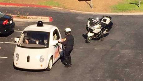 Αστυνομικός σταμάτησε το αυτοκίνητο της Google για υπερβολική… βραδύτητα!