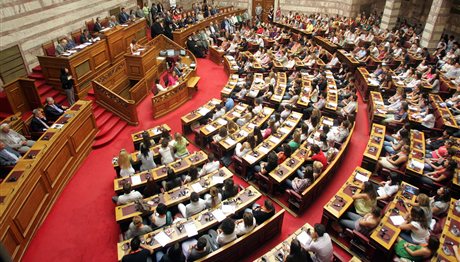 ΤΩΡΑ: Με 153 βουλευτές έμεινε η κυβέρνηση – Δύο αντάρτες στα προαπαιτούμενα