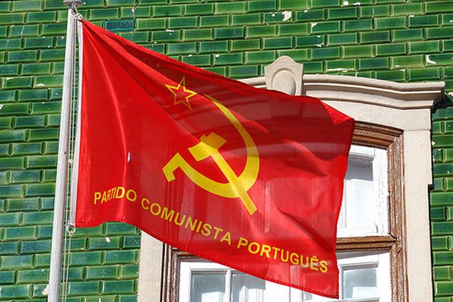 Το ΚΚ της Πορτογαλίας συμμαχεί με την υπόλοιπη Αριστερά για να ρίξουν τον Κοέλιο