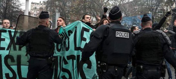 Κύμα ισλαμοφοβίας στο Παρίσι -Επιθέσεις, διαδηλώσεις και βία (ΦΩΤΟ)