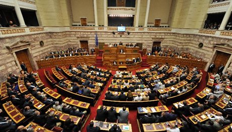 «Βόμβες» στη Βουλή: Κατάσχονται 2 εκατ. ευρώ από πρώην υπουργούς