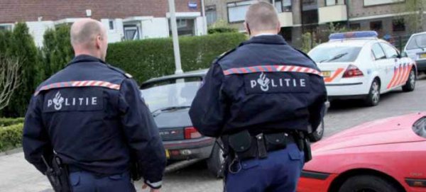 Ολλανδός αστυνομικός πουλούσε κομμάτια του αεροπλάνου που έπεσε στην Ουκρανία