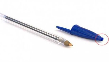 Κάτι που ίσως δεν γνωρίζατε: Γιατί το καπάκι του στυλό έχει αυτό το σχήμα
