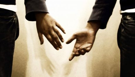 Στη Βουλή το νομοσχέδιο για το σύμφωνο συμβίωσης στα ομόφυλα ζευγάρια