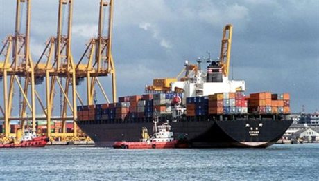 Διευκρινίσεις για τους φόρους στη ναυτιλία, ζητά η Κομισιόν