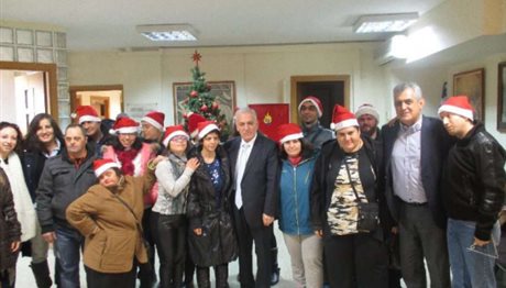 Θεσσαλονίκη: Χριστουγεννιάτικο κλίμα και στο δημαρχείο Αμπελοκήπων-Μενεμένης