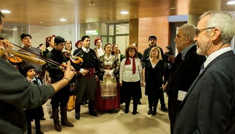 Θεσσαλονίκη: Χριστουγεννιάτικα κάλαντα και μελωδίες στο δημαρχείο! (φωτο)
