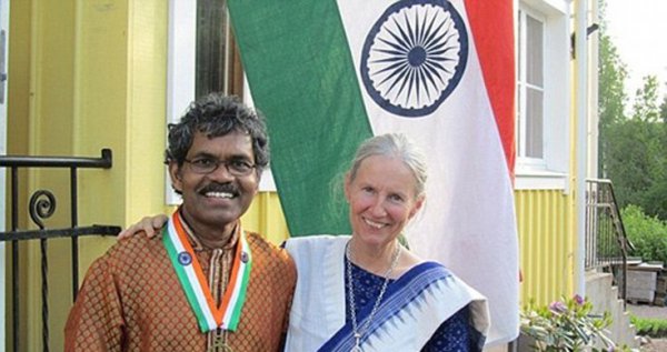 Ταξίδεψε από την Ινδία ως τη Σουηδία με ποδήλατο για να βρει την αγαπημένη του! (ΦΩΤΟ)