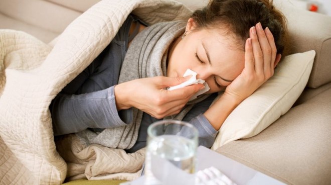 Σαρώνει η γρίπη στην Ιταλία – Γιορτές στο κρεβάτι για 500.000 ανθρώπους