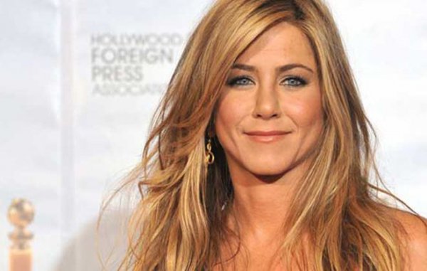 Αγνώριστη πριν τις πλαστικές η Aniston: Ποια συνάδελφός της έδωσε τις φωτό στη δημοσιότητα