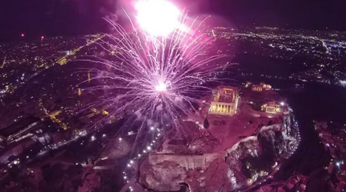 Εντυπωσιακές αεροφωτογραφίες από την Πρωτοχρονιά στην Ακρόπολη