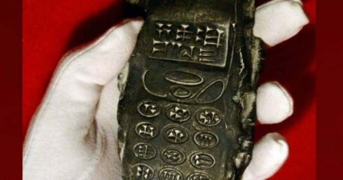 Εξωγήινο κινητό τηλέφωνο ηλικίας 800 ετών βρέθηκε(;) στην Αυστρία