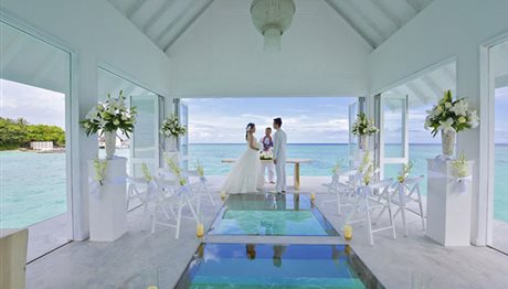 Αίθουσα γάμου μέσα στη θάλασσα! (photos)