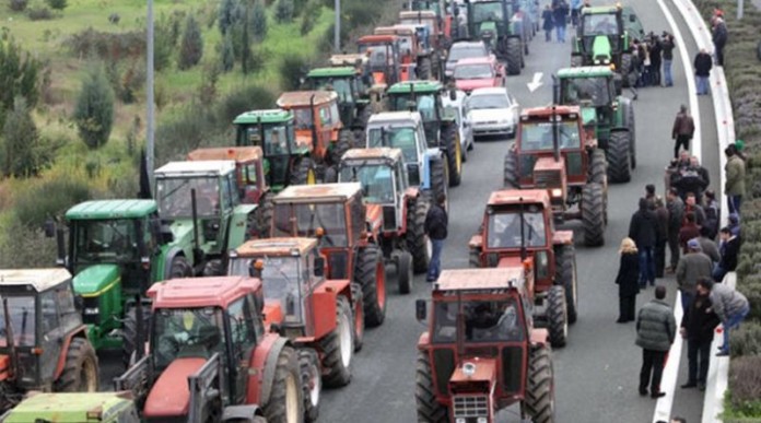 Προς τα Τέμπη κατευθύνονται με τρακτέρ οι αγρότες -Κυκλοφοριακές ρυθμίσεις