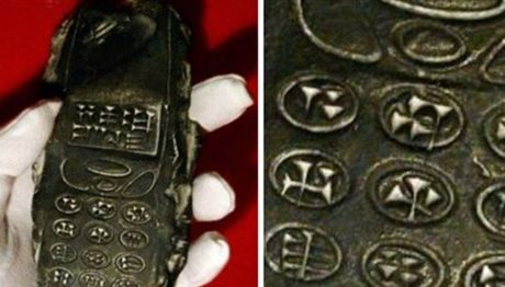 Βρέθηκε κινητό τηλέφωνο 800 ετών; Ξεκίνησαν και πάλι οι θεωρίες για εξωγήινους