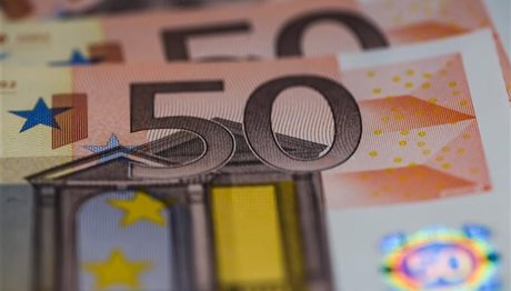 Με απόκλιση 2,2 δισ. ευρώ στα έσοδα έκλεισε το 2015