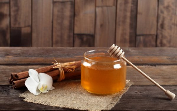 Χάστε βάρος με μέλι και κανέλα! Πώς να φτιάξετε το «μαγικό» ρόφημα