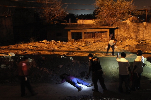 Ανεξέλεγκτη η κατάσταση στο Μεξικό – Ακόμη 6 πτώματα σε επαρχιακό δρόμο