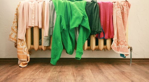 Γιατί πρέπει να σταματήσετε αμέσως να στεγνώνετε τα ρούχα σας στο καλοριφέρ