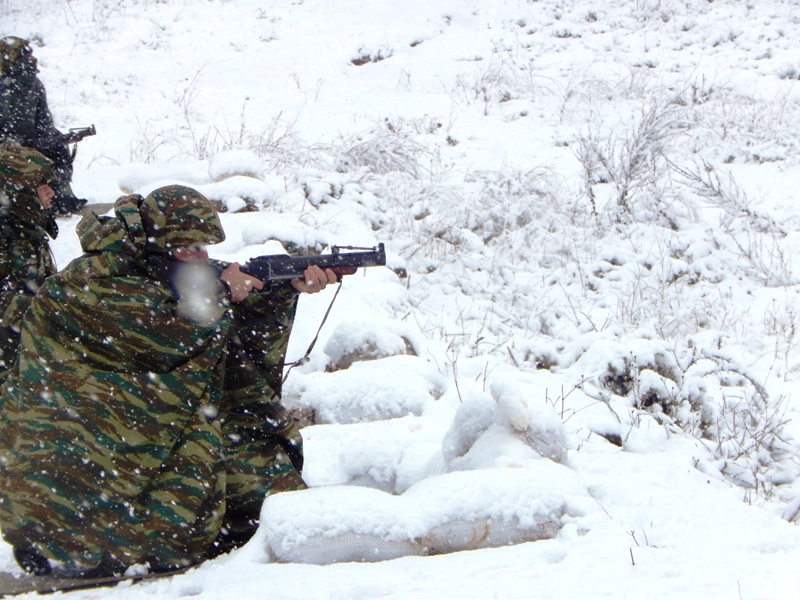 Οι Αυριανοί Ηγέτες του Πεζικού σε Άσκηση με Πυρά …Εν μέσω Χιονοθύελλας! (φώτο)