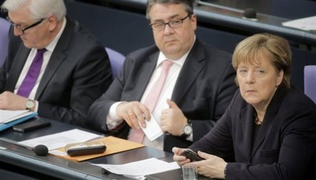 Μέρκελ: “Διαφωνώ με όσους πιέζουν για κλείσιμο των ελληνικών συνόρων”