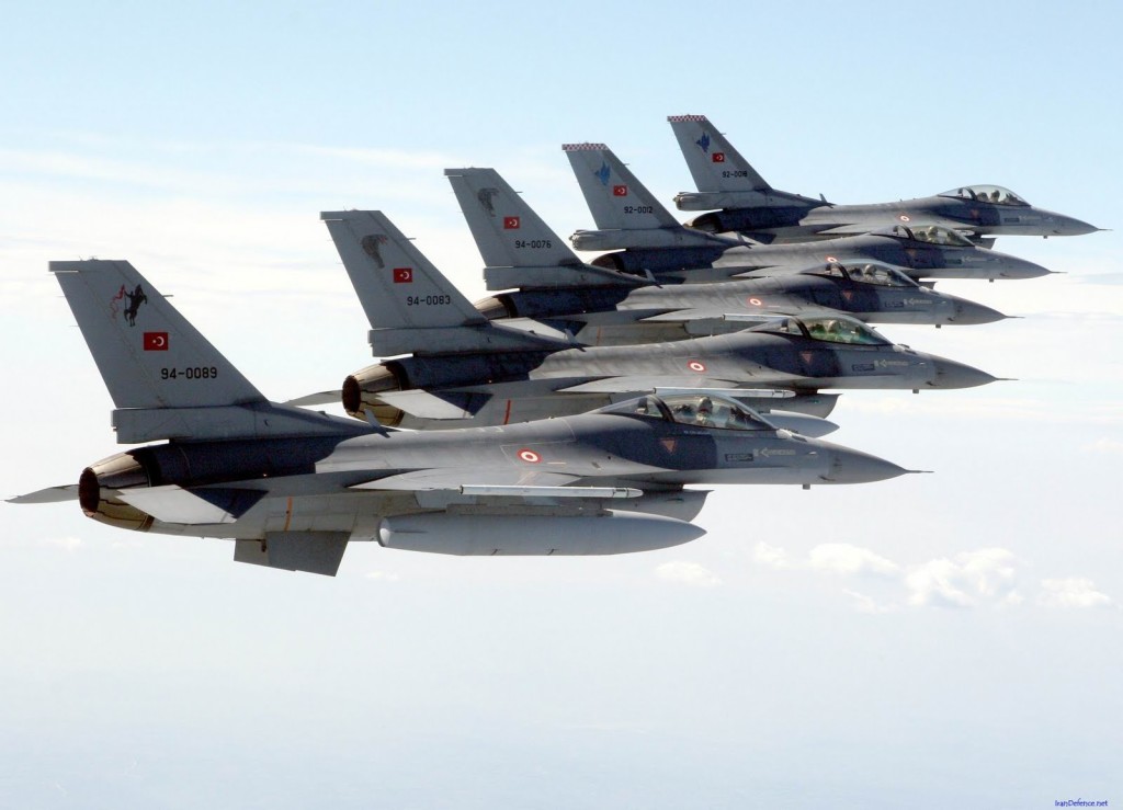 Οι Τούρκοι βγήκαν με σχηματιμό έξι (6) F-16 και …Mε το «CN-235″ να περνάει κοκορέτσι όλο το Αιγαίο!