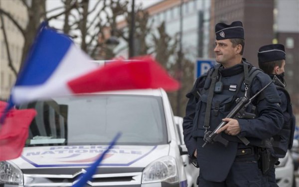 Εκκένωση σχολείων σε Γαλλία, Αγγλία και Σκοτία λόγω απειλών για βόμβα