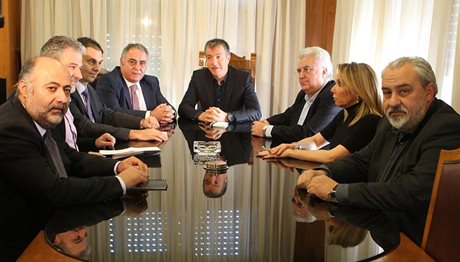 Στ. Θεοδωράκης: «Η κυβέρνηση να κάνει διάλογο με αυτούς που εξαπάτησε»