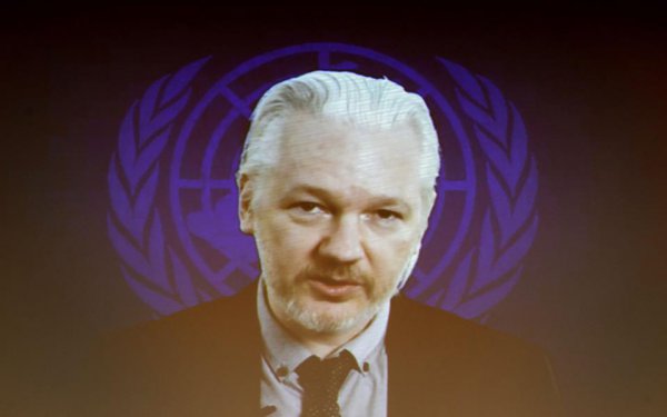 Θα παραδοθεί, αν ο ΟΗΕ αποφασίσει εναντίον του, δηλώνει ο ιδρυτής του Wikileaks