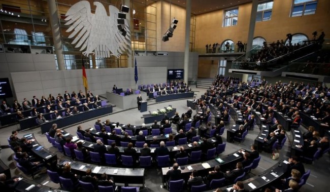 “Πόλεμος” στην Γερμανία για την παραμονή της Ελλάδας στη Σέγκεν