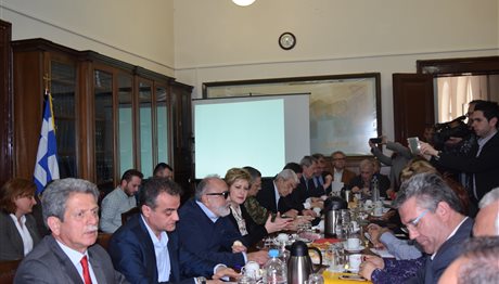 Θεσσαλονίκη: «Όλοι οι δήμοι πρέπει να βάλουν πλάτη» για το προσφυγικό- Σύσκεψη στο ΥΜΑΘ