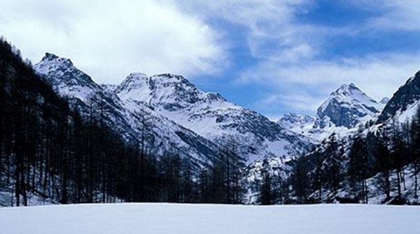 Xιονοστιβάδα στη βόρεια Ιταλία – Φόβοι ότι μπορεί να καταπλάκωσε περίπου δέκα σκιέρ