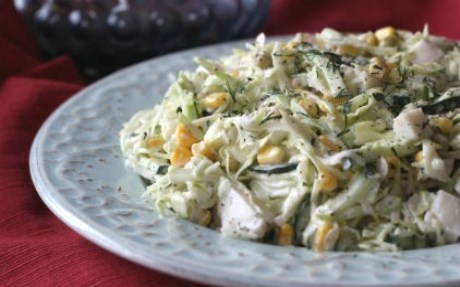 Γρήγορη και νόστιμη σαλάτα με λάχανο και καβουρόψιχα