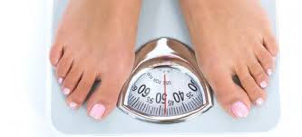 Η νέα …μονάδα μέτρησης βάρους των γυναικών λέγεται κόλλα Α4 (ΦΩΤΟ)