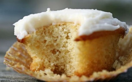 Δείτε βήμα βήμα τη συνταγή: Cupcakes βανίλιας